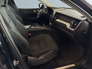 Volvo XC60 B4 AWD Geartronic Momentum S&V/Psens/Drag/Navi/Rattvärm – bild 10
