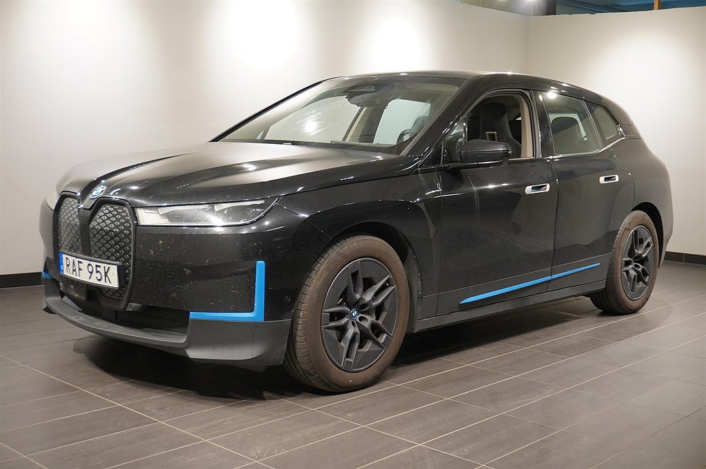 BMW iX xDrive50 Navi Backkamera Driving Assistant Helljusass