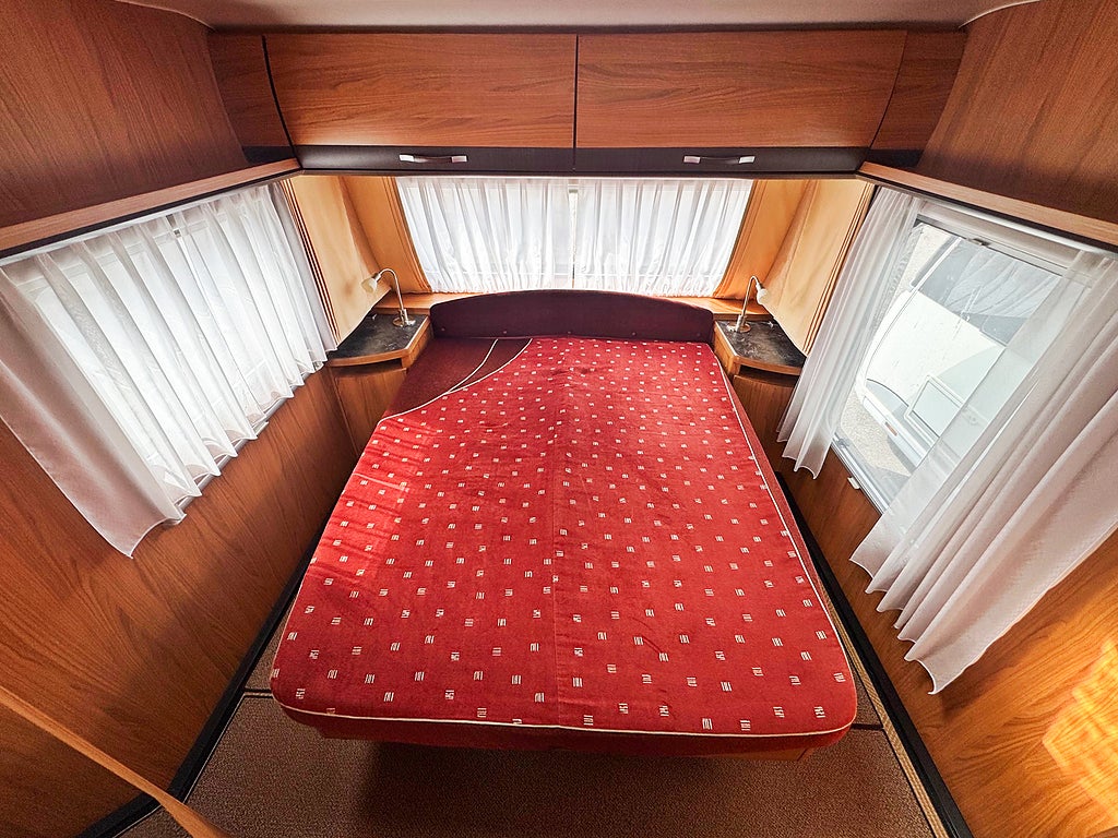 Bürstner Trecento 540TS - Queenbed, 1540kg