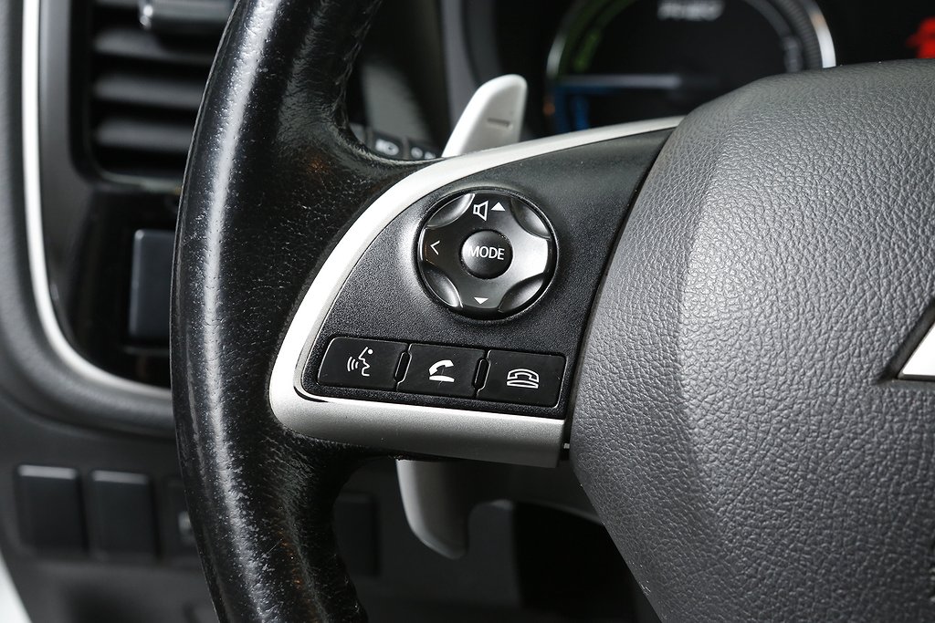 Mitsubishi Outlander Plug-in hybrid 4WD Aut Extraljus Drag 2014