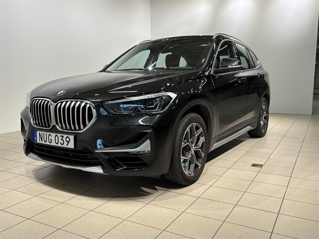 BMW X1 xDrive25e xLine Sportstol Drag HUD