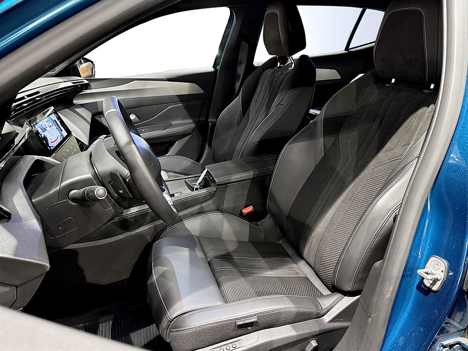 Bild på Peugeot 408 GT 1.2 PT 130hk Aut 360-KAMERA ALCANTARA