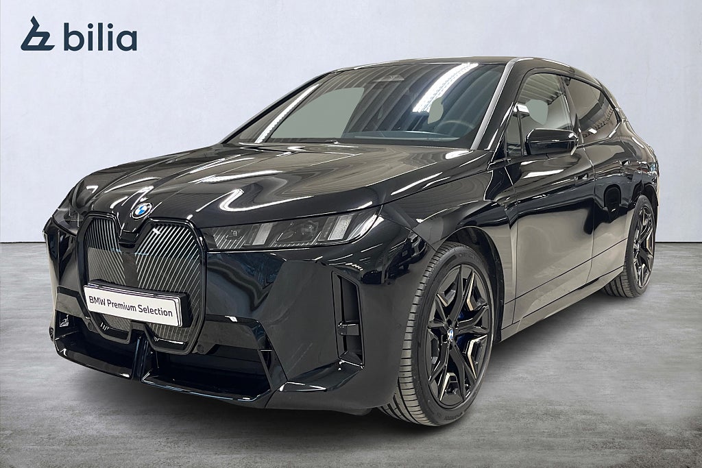 BMW iX xDrive 60 M-Sport Fully Charged | Drag | H&K | Panorama