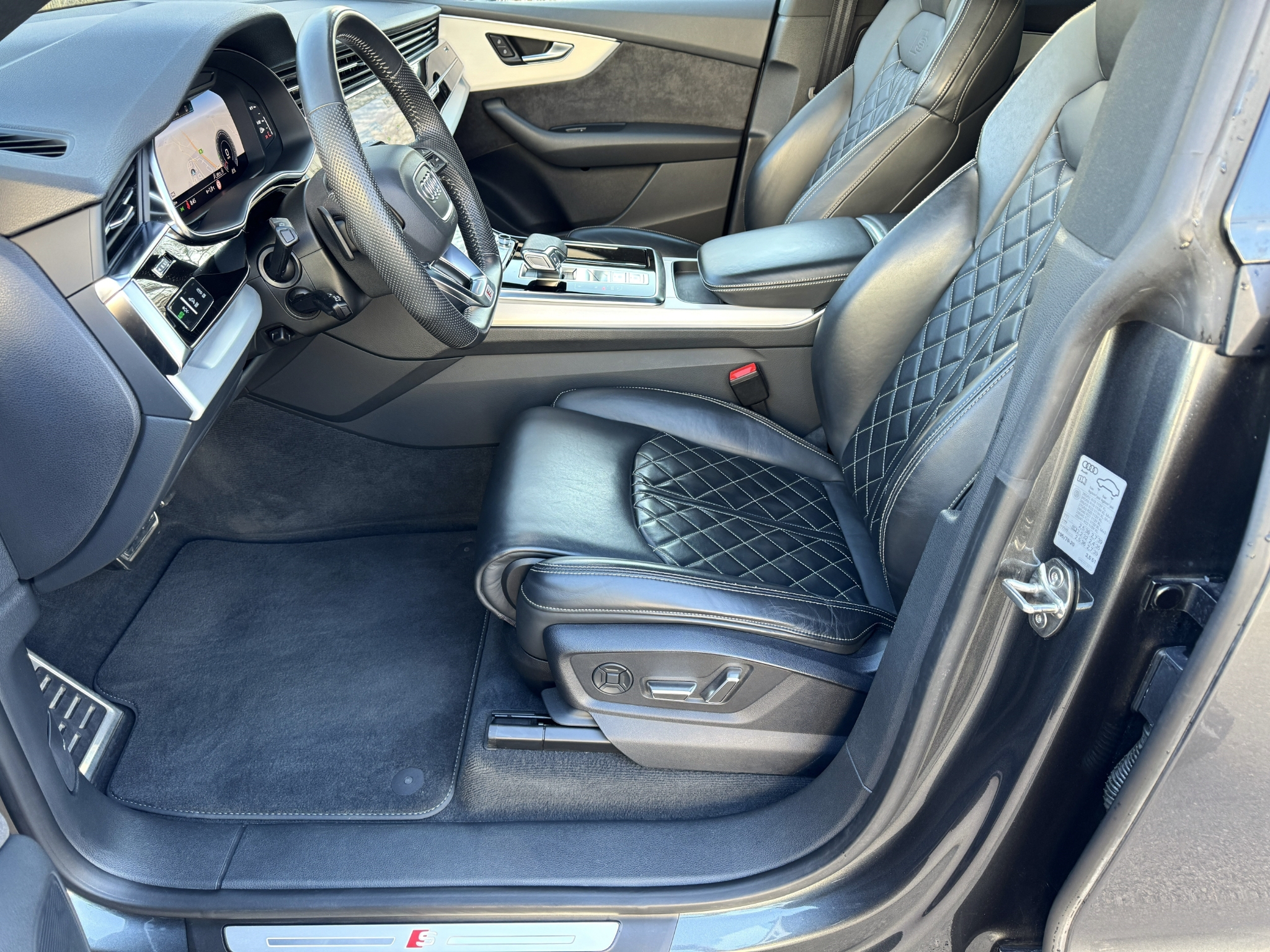 Audi Q8 2020, bild 4/38