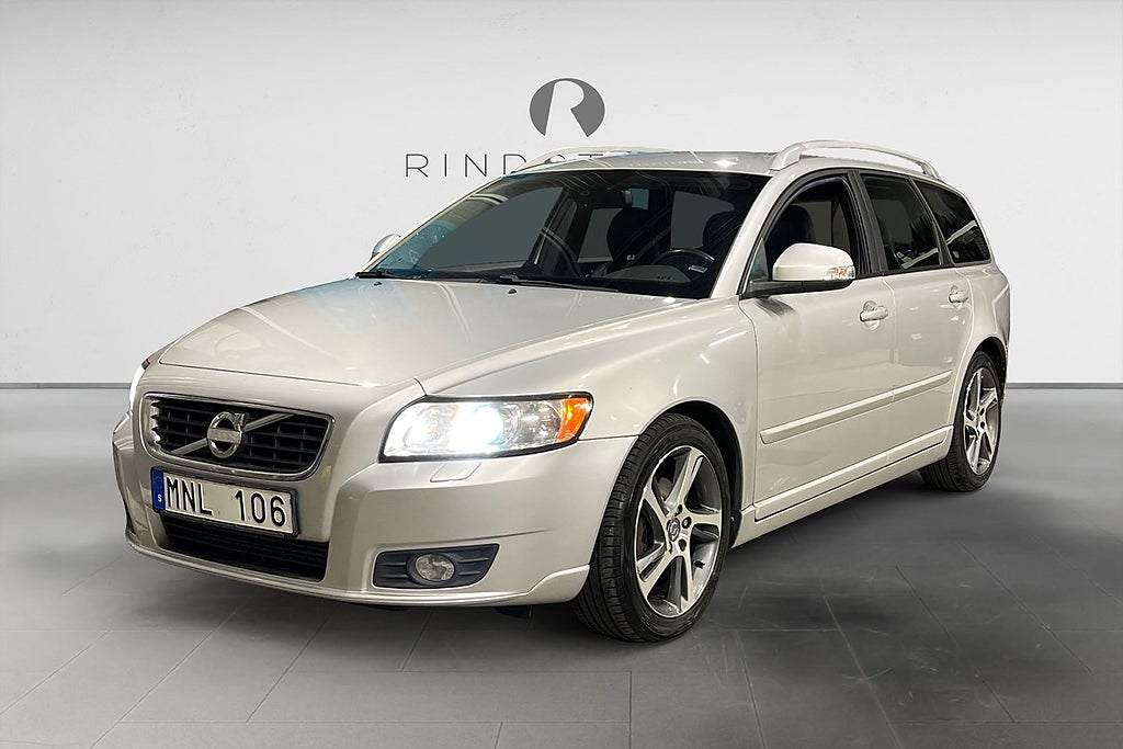 Volvo V50 D2 115 HK CLASSIC MOMENTUM DRAG D-VÄRM KAMREM BYTT 17"