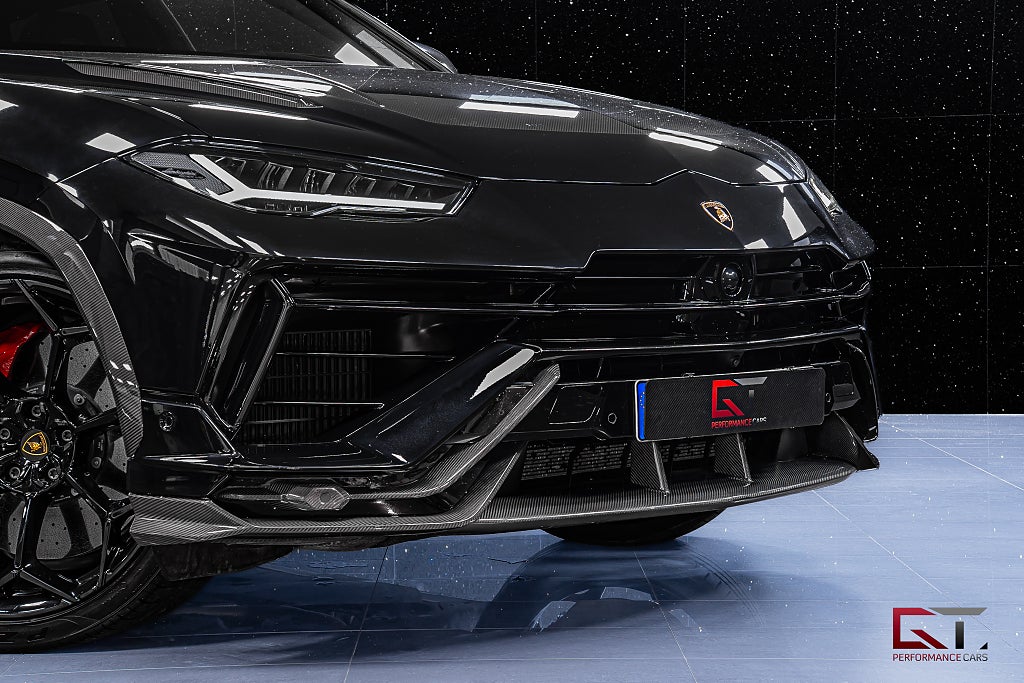 Lamborghini Urus Performante 60th Anniversary MOMS Full Carbon Akrapovic