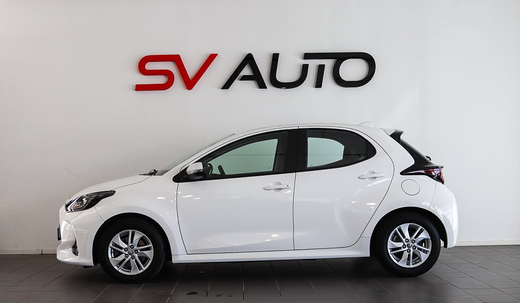 Toyota Yaris Hybrid CVT Active B-kamera Säkerhetspaket Moms