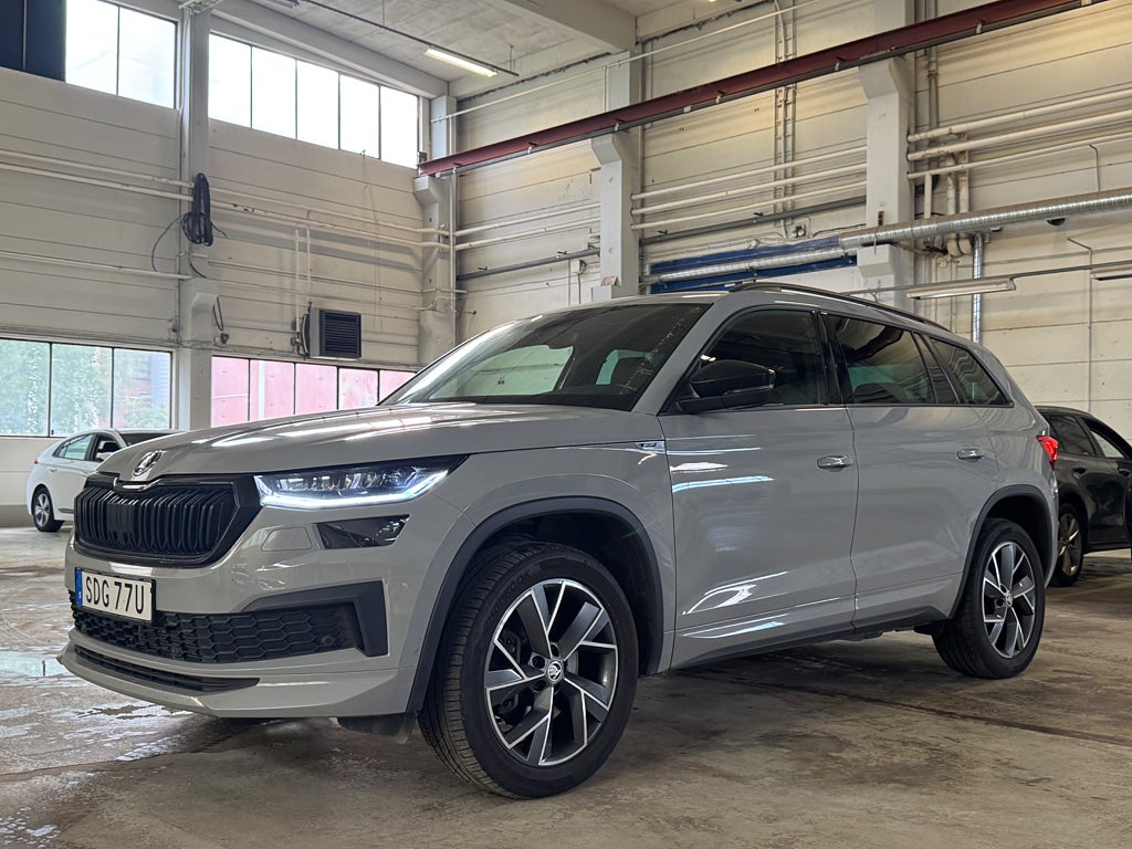 Skoda Kodiaq 2.0 TSI 4x4 SPORTLINE 7-SITS VÄRMARE CARPLAY 