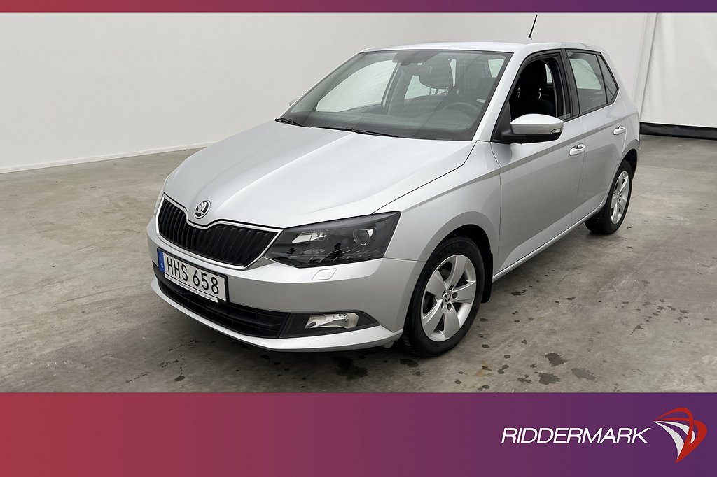 Skoda Fabia 1.0 TSI 95hk Style Sensorer CarPlay Farthållare