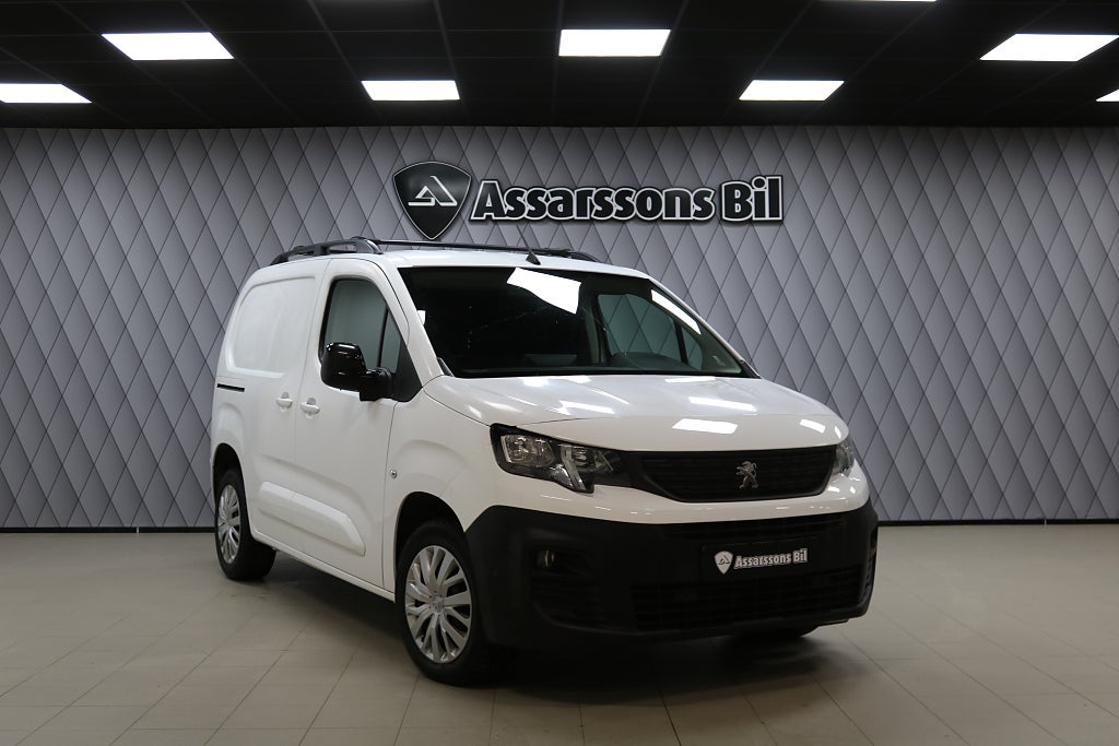 Peugeot Partner Utökad Last 130hk B-Kamera Drag Värmare 3-sits LEASEBAR