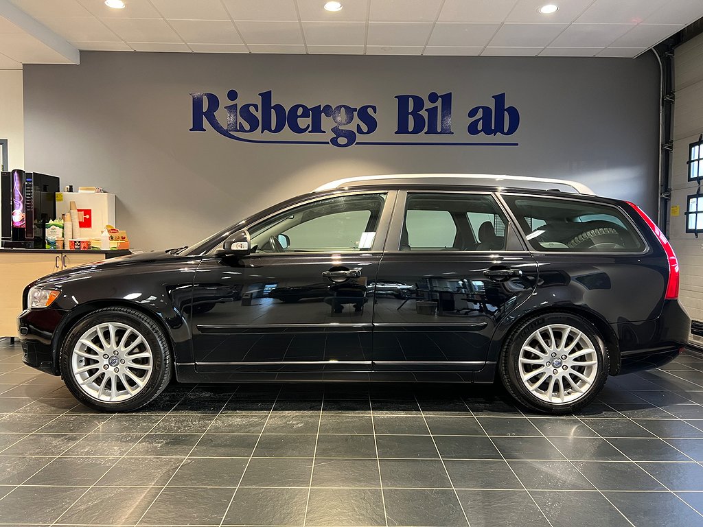 Volvo V50 D2 Summum FULLSERVAD & V-HJUL!