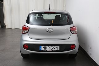 Halvkombi Hyundai i10 7 av 21
