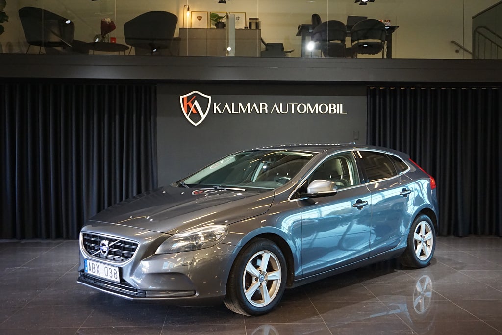 Volvo V40 D2 115hk Automat Momentum Svensksåld