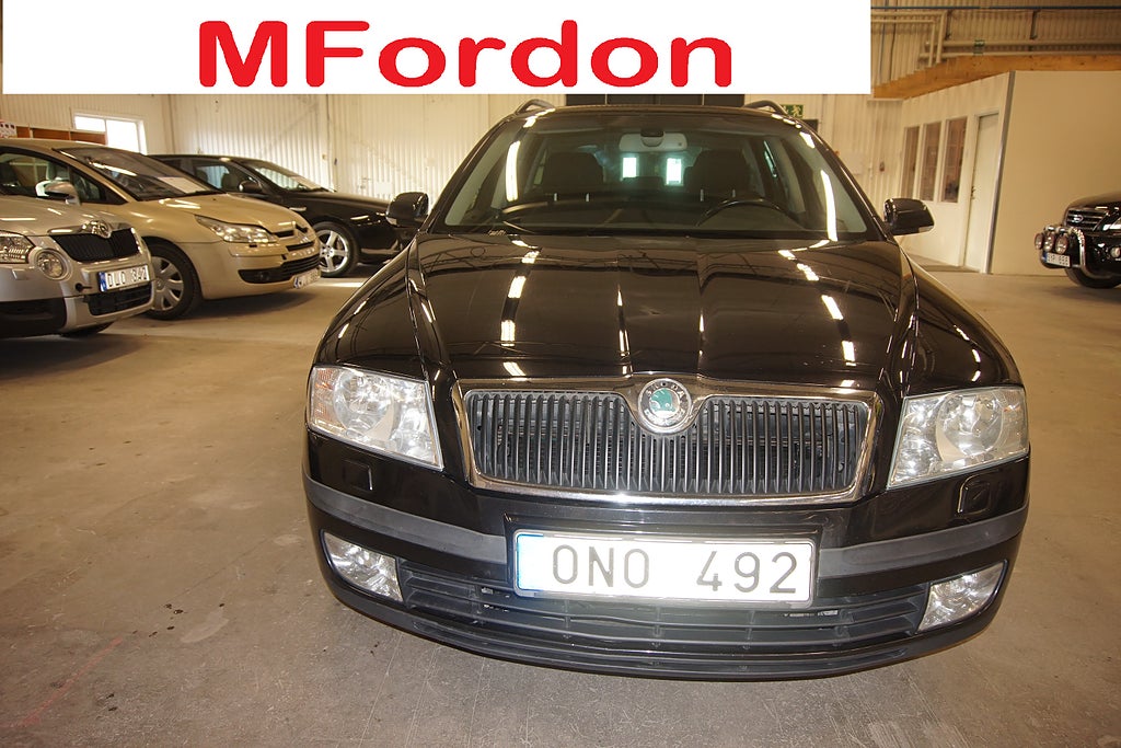 Skoda Octavia Kombi 2.0 FSI Automat 150hk / Kamrem bytt/ Dragkrok