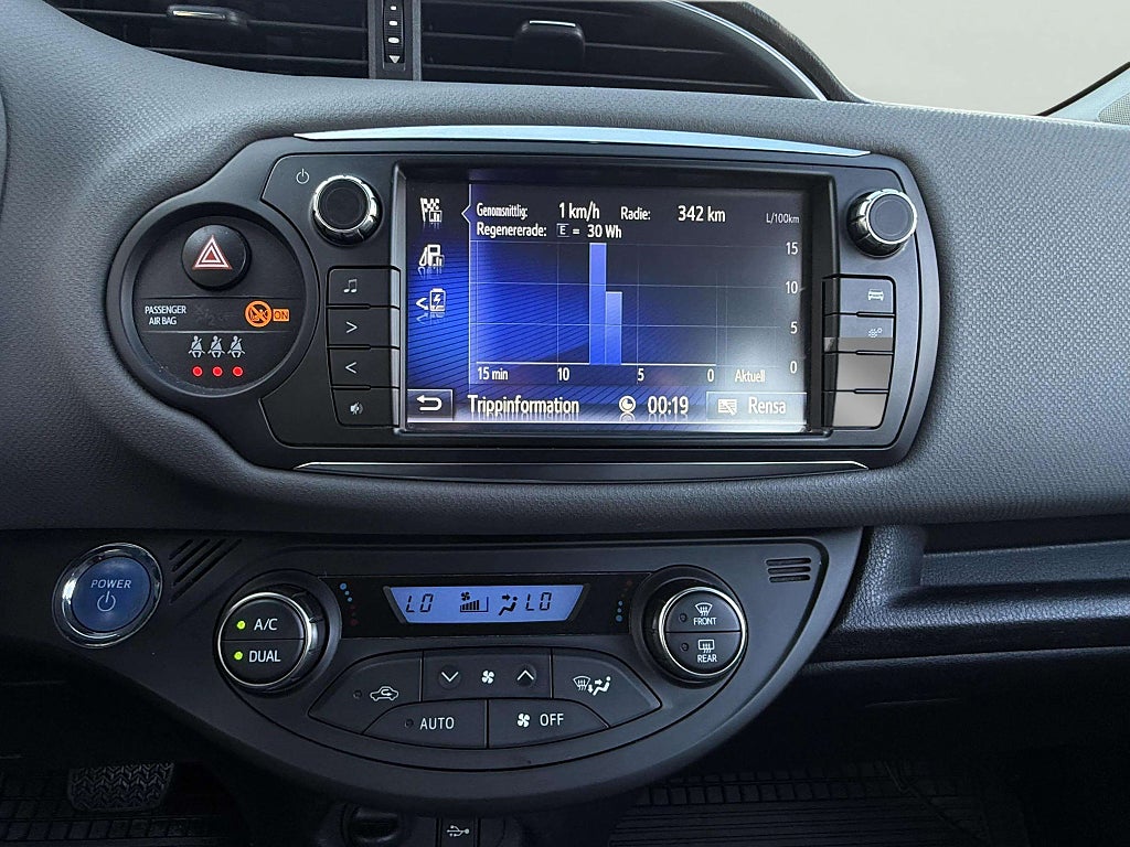 Toyota Yaris Hybrid e-CVT 101hk - miniatyr 17