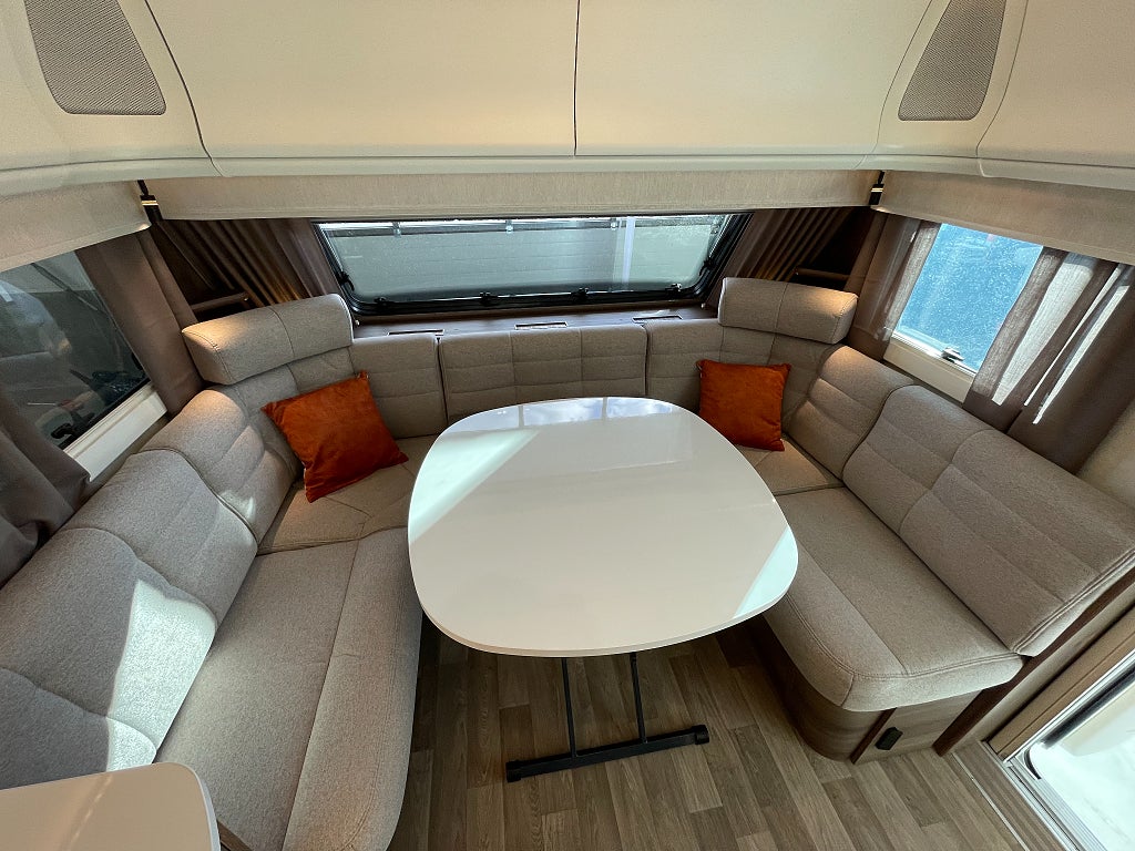 Kabe Ametist 560 XL KS /ALDE/Ugn/Micro/4 bäddar/2995kr/mån - Kabe