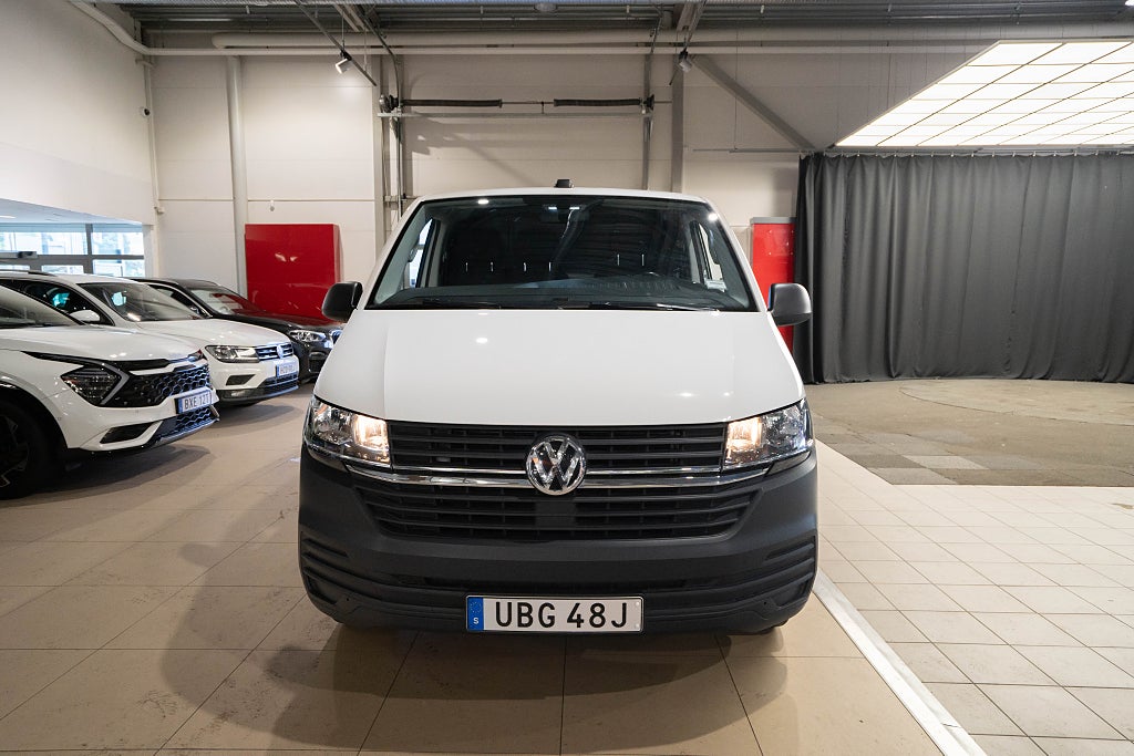 Volkswagen Transporter T30 TDI KAMERA D-VÄRMARE DRAG CARPLAY MOMS 1-ÄGARE