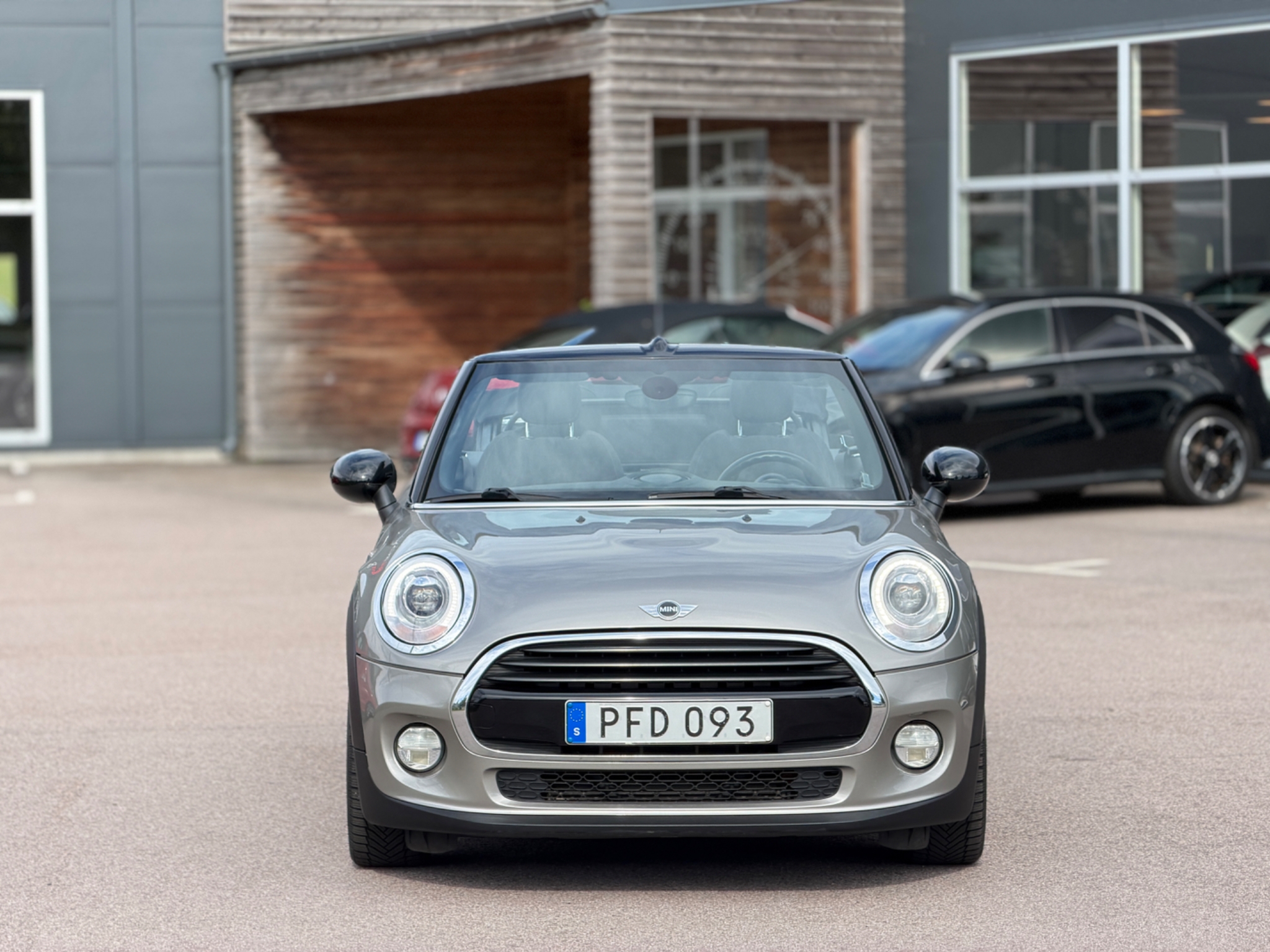 MINI Cooper Convertible Automat 136hk 2017, bild 3/44