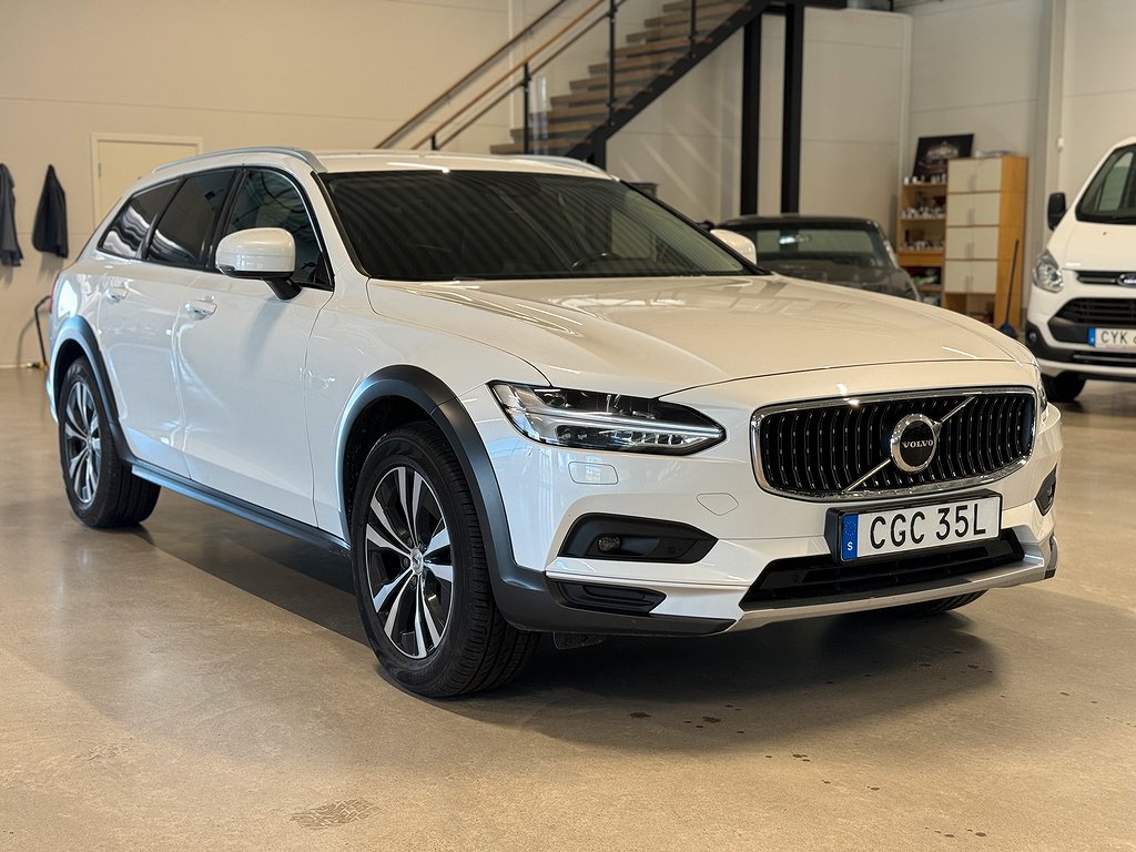 Volvo V90 Cross Country B4 AWD AUT LEASBAR MOMSBIL NY KAMREM