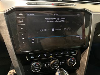 Volkswagen Passat Variant GTE Drag Cockpit Pvärm GPS SoV