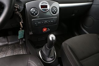 Halvkombi Renault Clio 16 av 19