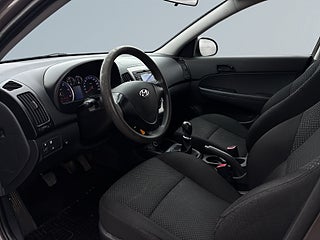 Hyundai i30 CRDi Select Drag/SoV-Däck/Värmare/Psens – bild 7