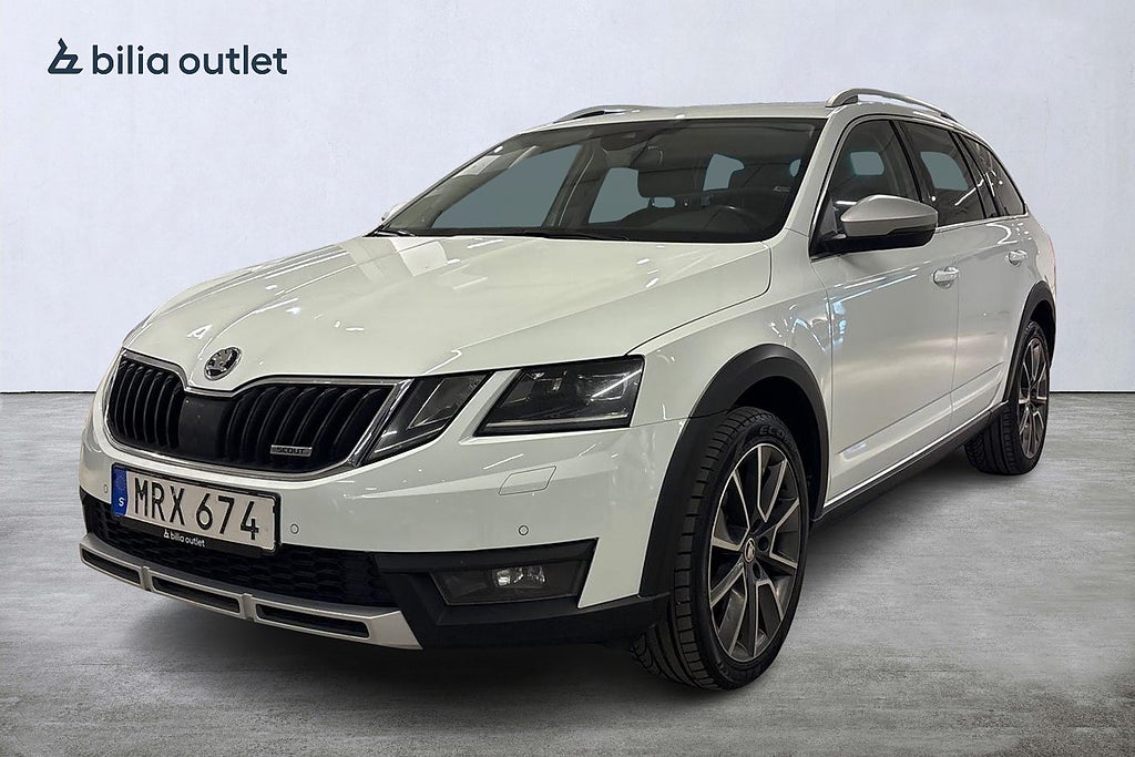 Skoda Octavia Scout 2.0 TDI 4x4 Premium / Värmare / Drag / B-Kam / Navi