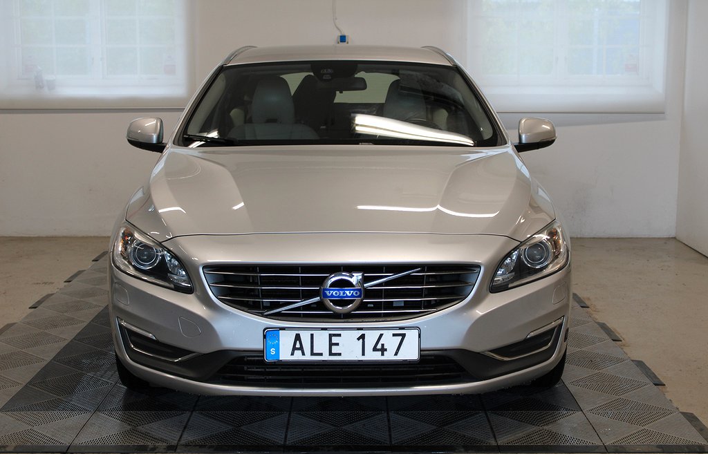 Volvo V60 T5 Momentum Ocean Race/ Drag / P-sensor / 245hk