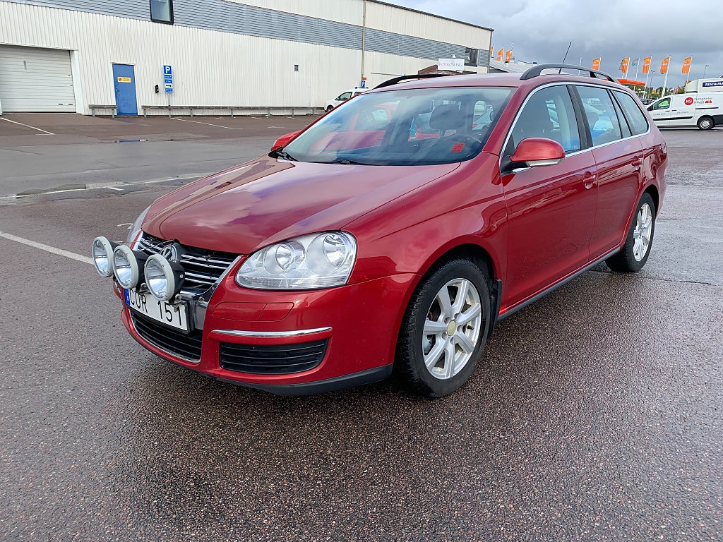 Volkswagen Golf Variant 1.4 TSI Levereras Nybesiktad Servad Dragkrok AC