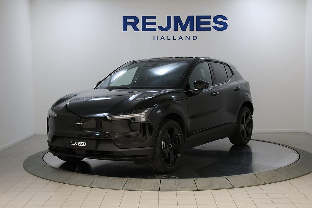 Volvo EX30 Single Motor Extended Range SM Plus Black Edt