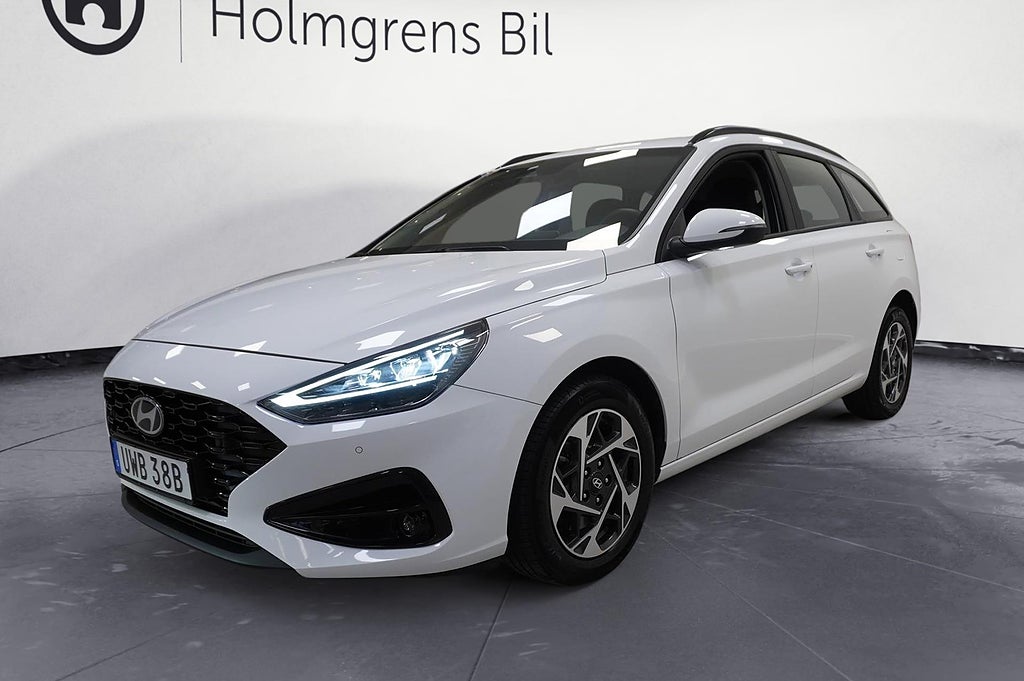 Hyundai i30 1.0 T-GDi 100 hk Aut MHEV Essential Förasspkt LED | Ränta 1,99%