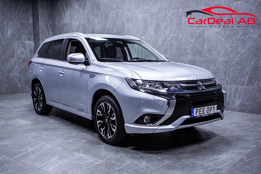 Mitsubishi Outlander PHEV 4WD Comfort B-Kamera Keyless Drag