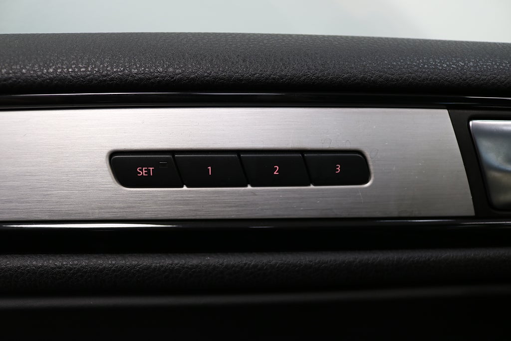 Volkswagen Touareg 2012 - miniatyr 9