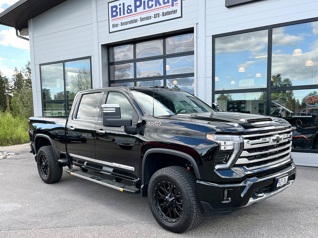 Chevrolet Silverado 2500 High Country 6.6 Duramax finns här