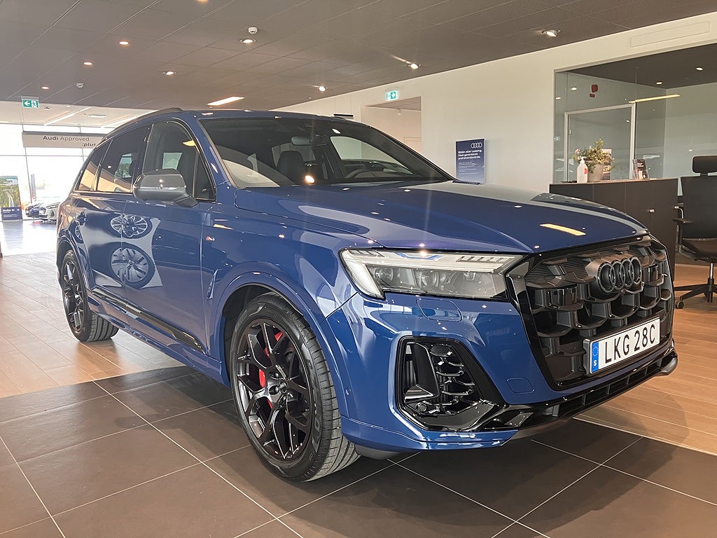 Audi Q7 SUV 60 TFSIe 490hk Selection Black Carbon HUD