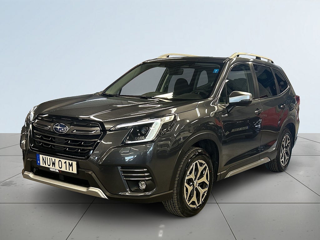 Subaru Forester e-Boxer XFuel Lineartronic MOMS/1-Ägare/Drag/S&V-Däck