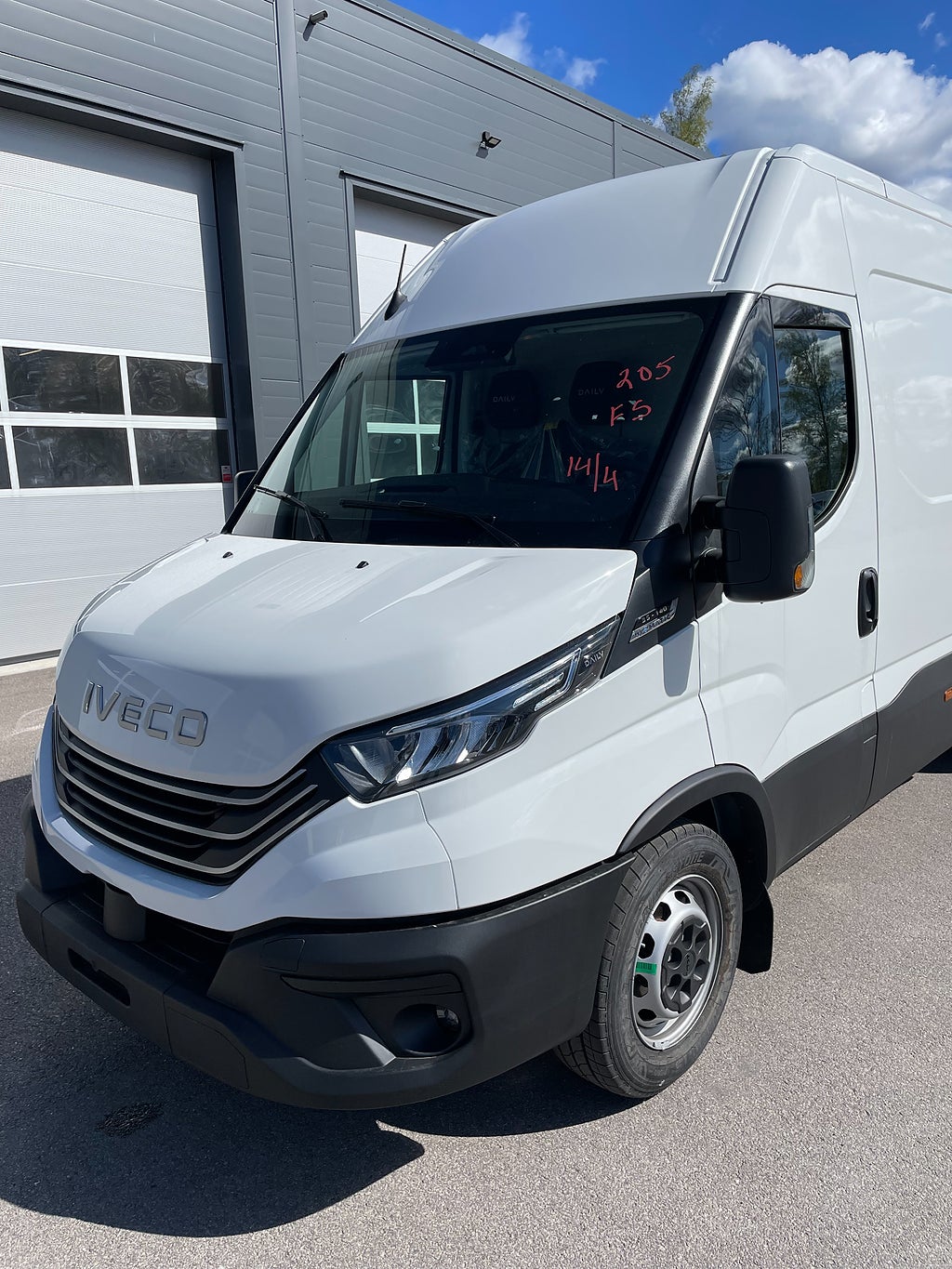 Iveco Daily 35-140 Van 2.3 JTD Hi-Matic Euro 6 12 m3