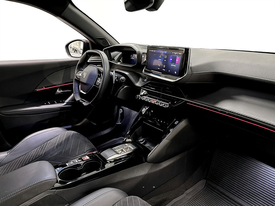 Bild på Peugeot 2008 GT 1.2 PT 130hk Aut - ELSTOL,B-KAMERA,CARPLAY