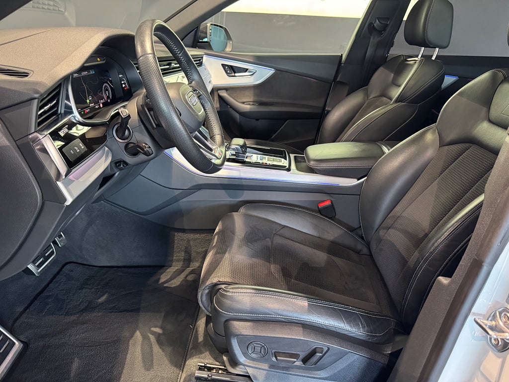 Audi Q8 50 TDI quattro S Line Panorama B&O HUD Värmare Drag - bild 3