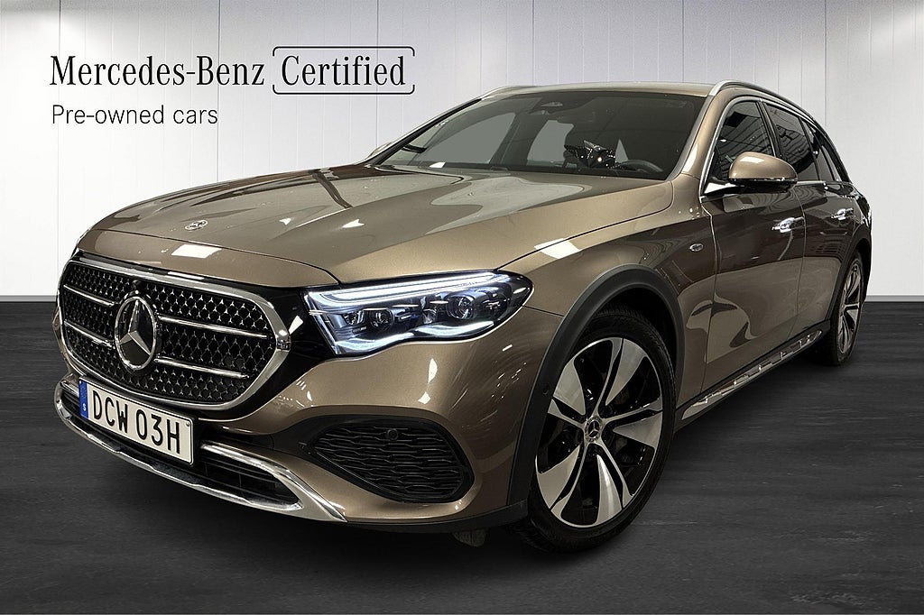 Mercedes-Benz E 300 de 4-Matic All-Terrain Drag Superscreen