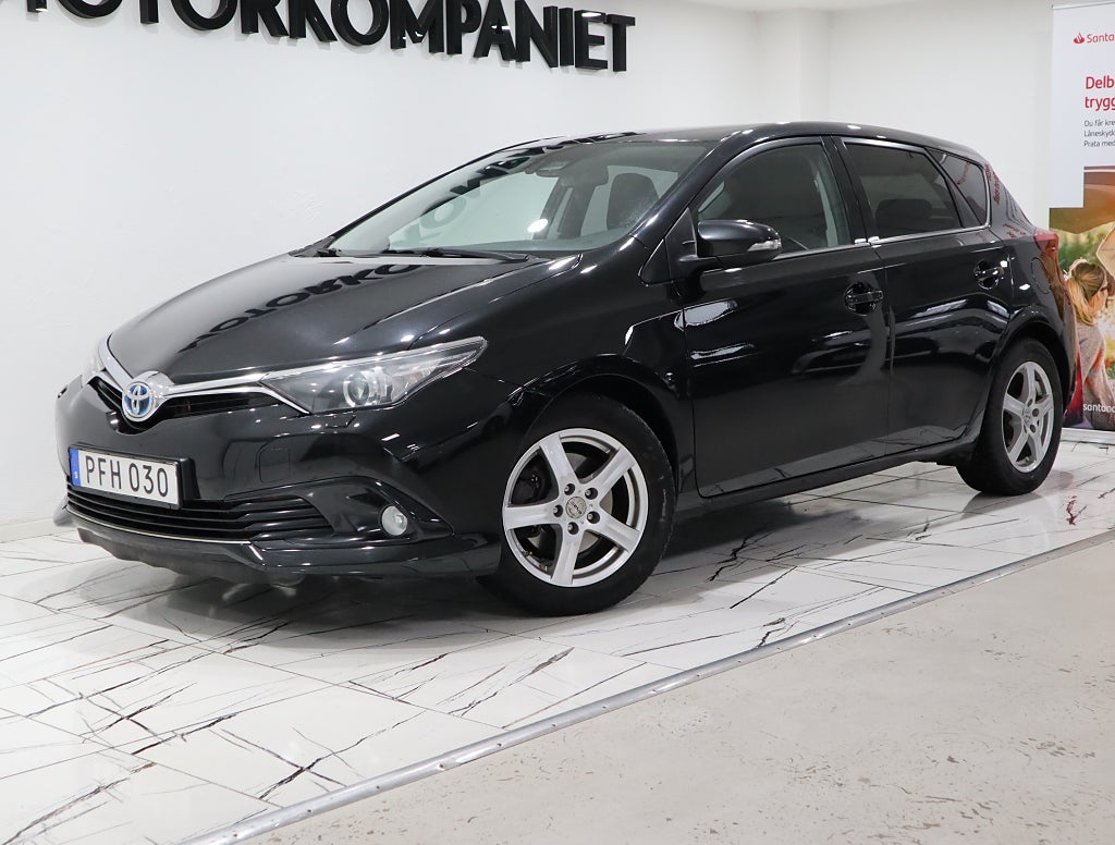 Toyota Auris Hybrid e-CVT Intense Edition Kamera Nyservad 1-Ägare
