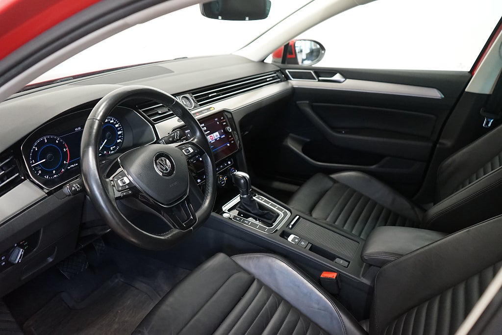 Volkswagen Passat 2.0 TDI GT R-line Dragkrok Carplay Cockpit 190hk