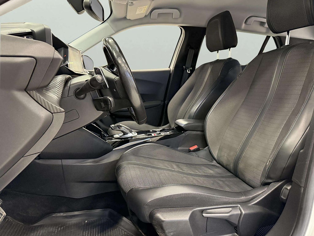 Peugeot 2008 1.5 BlueHDi 130 Automat GT-line Dragkrok V-hjul Nyservad MOMS - miniatyr 9