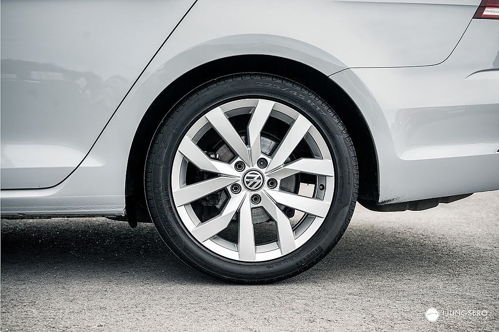 Volkswagen Golf SC 2.0 TDI 150hk / White Silver Metallic