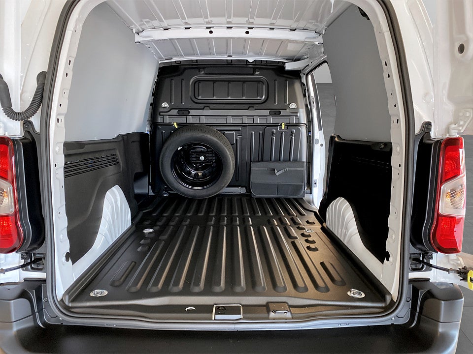 Bild på Peugeot Partner Plus+ 130hk Aut L2 4x4 - OMGÅENDE LEVERANS!