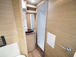 Husbil-halvintegrerad Elnagh T-loft 531 19 av 26