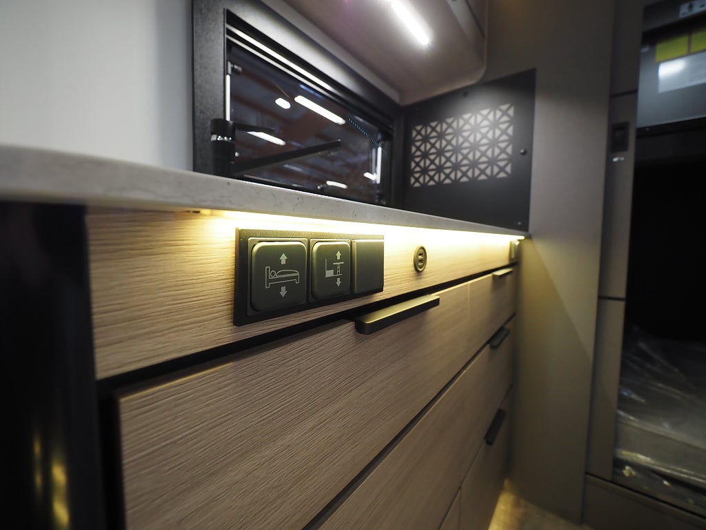 CHALLENGER X250 Markis Taksäng Stort garage AUT