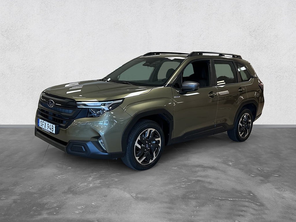 Subaru Forester 2.0i e-boxer Adventure dragkrok, vinterhjul