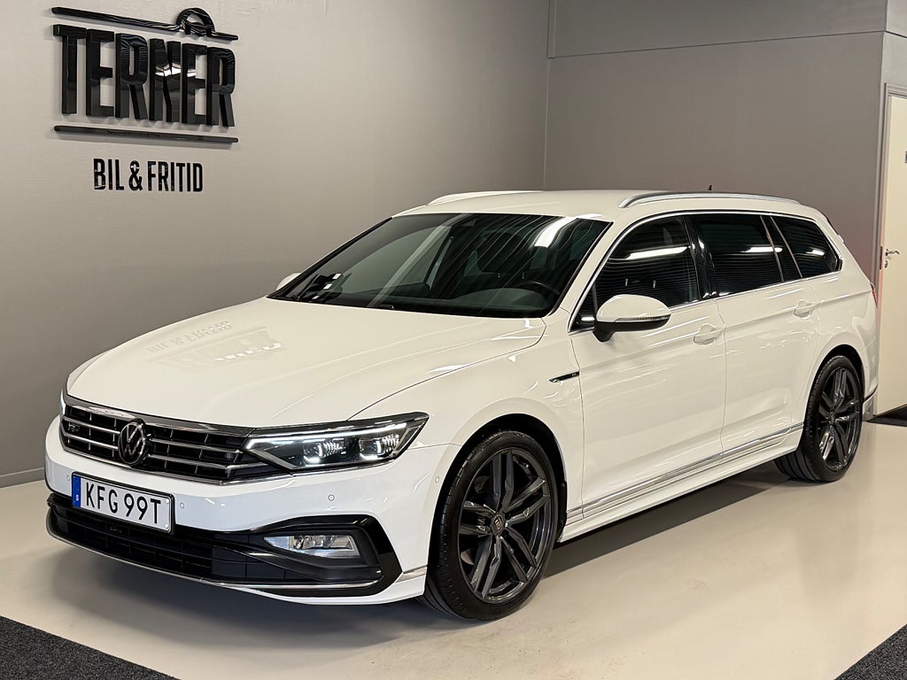 Volkswagen Passat Sportscombi 2.0 TDI DSG R-line 4M Cockpit/Värmare 200hk