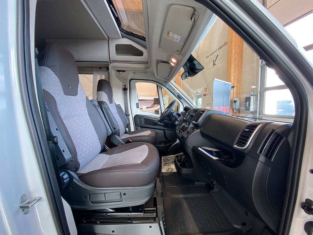 Adria Matrix Axess 670 SL / Taksäng / B-kort / Automat 140hk - Adria